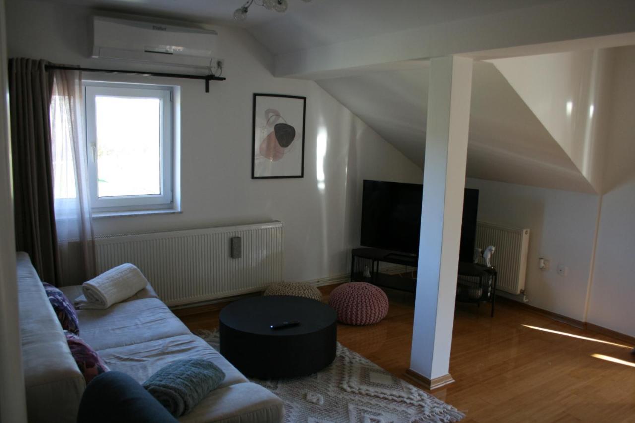 Apartamento Kaj-Lux Tuheljske Toplice Exterior foto